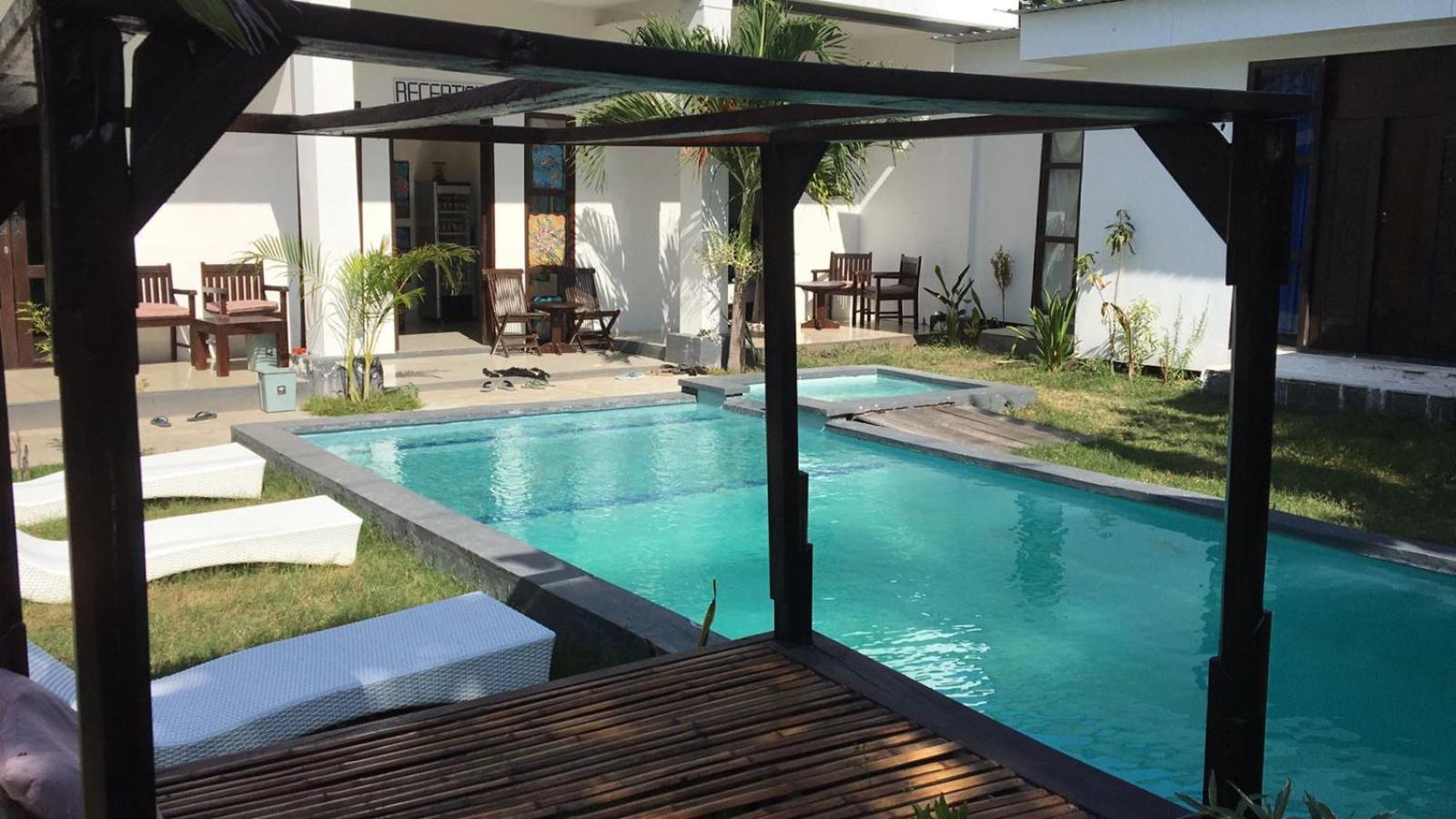 White Sands Resort Gili Trawangan Exterior photo